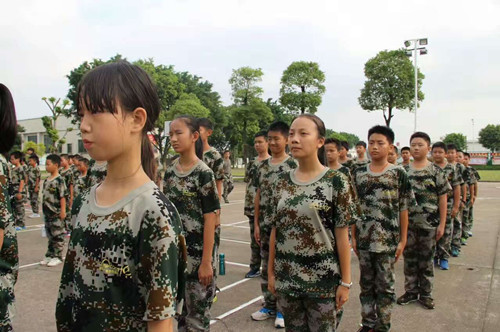 为梦想拼搏怎样从现在开始-深圳亮剑军事夏令营